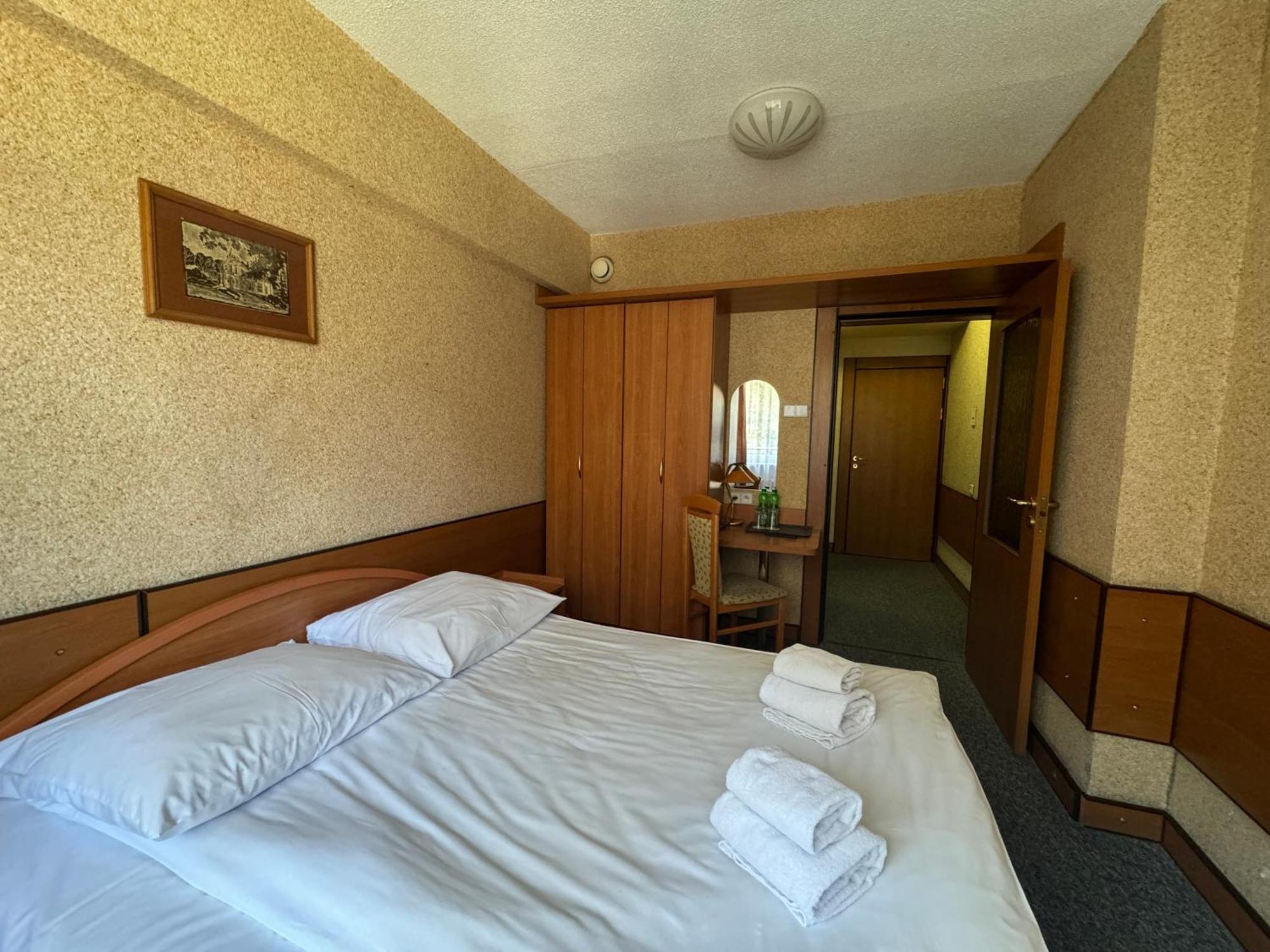 Hotel Echo Cedzyna Экстерьер фото