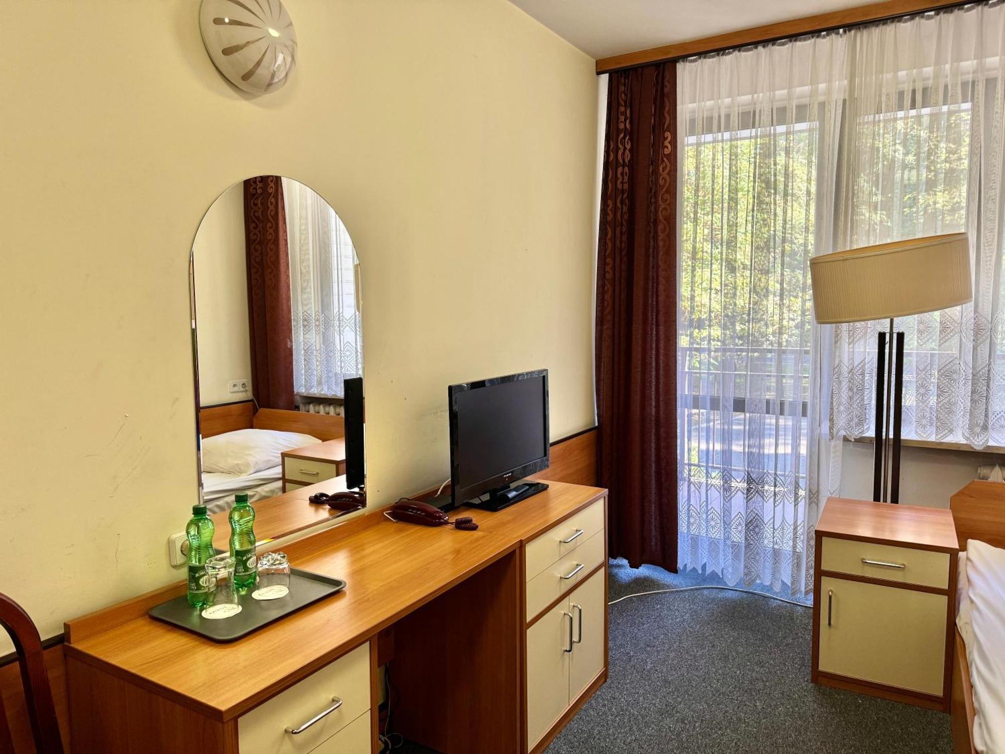 Hotel Echo Cedzyna Экстерьер фото