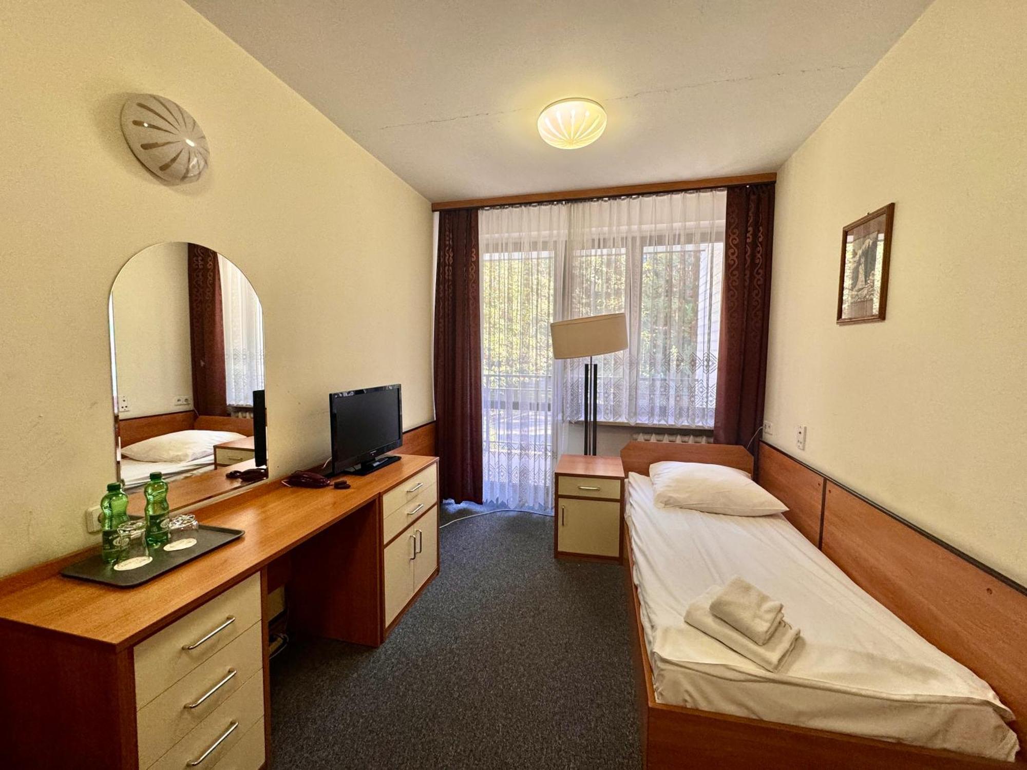 Hotel Echo Cedzyna Экстерьер фото